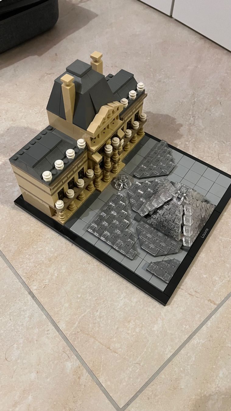 Lego Kit di costruzioni: Lego Architecture Louvre - 21024 – Usato da Wildberg venduto da mantas07 4