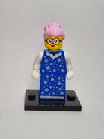 LEGO BAM Late 2023 Winter Santa Claus elf female