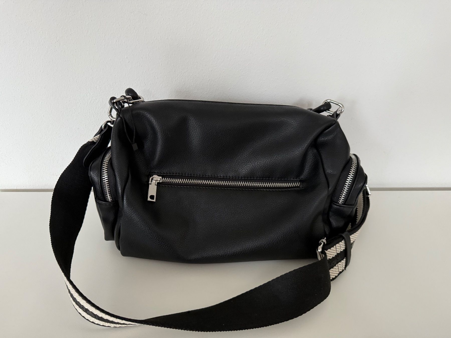 Desigual Borse da donna: Schwarze Desigual Handtasche – Usato da Ermatingen venduto da Speiki2 8