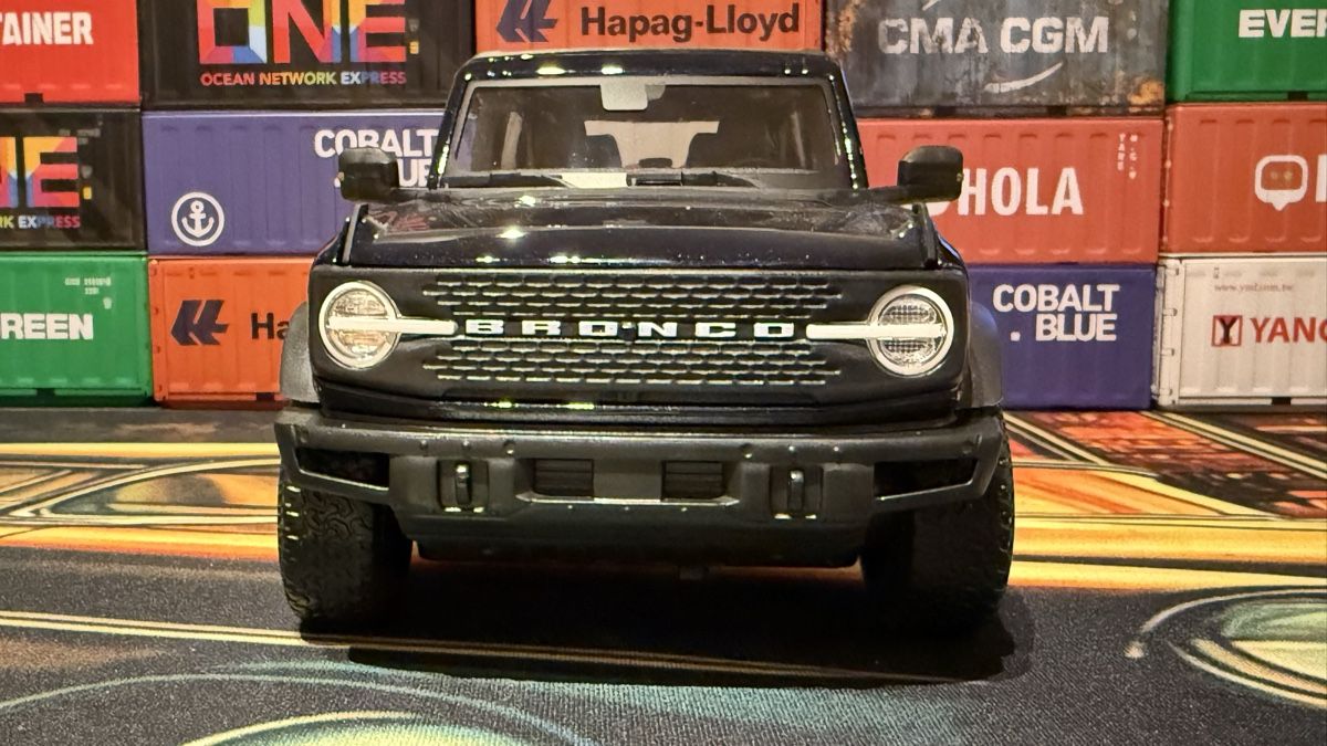 Ford Modellini d'auto: Maisto Ford Bronco 2021 1:18 – Usato da Basel venduto da Zomeg 3
