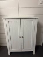 Kleiner Schrank weiss