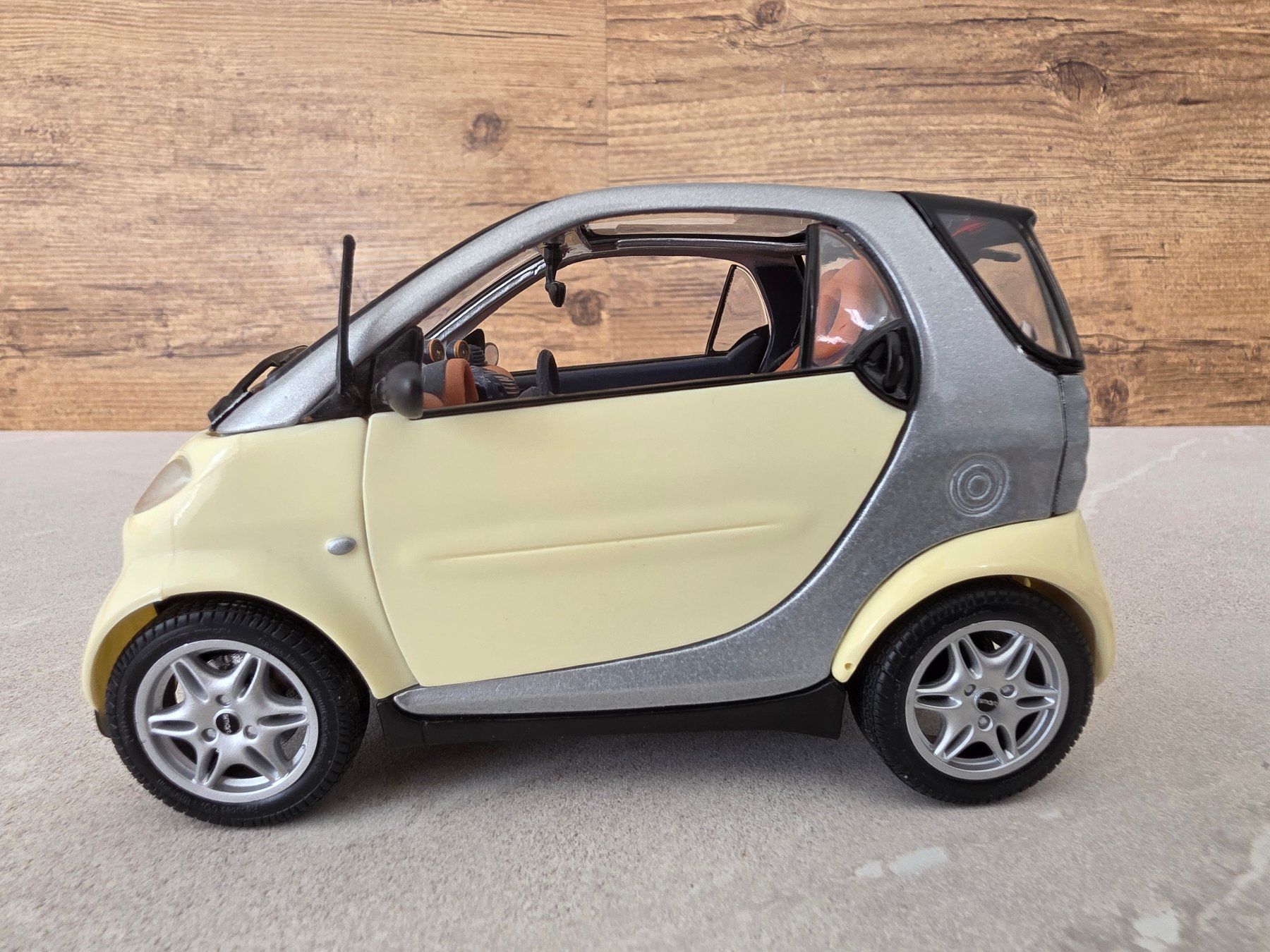 Smart Modellini d'auto: SMART City-Coupe 1/18. Maisto – Usato da Kaiseraugst venduto da Haubitz60 1