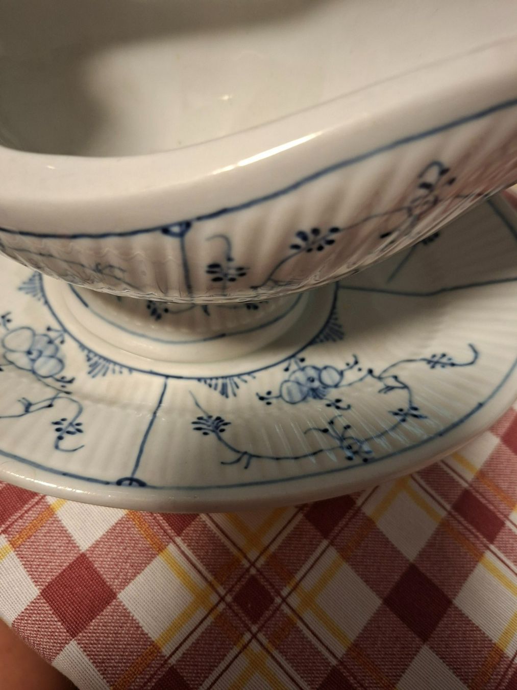 Coupes: Rauenstein Sauciere, Blau Modell, gerippt, Strohblumenmuster – D'occasion à Glarus par Walther06 2