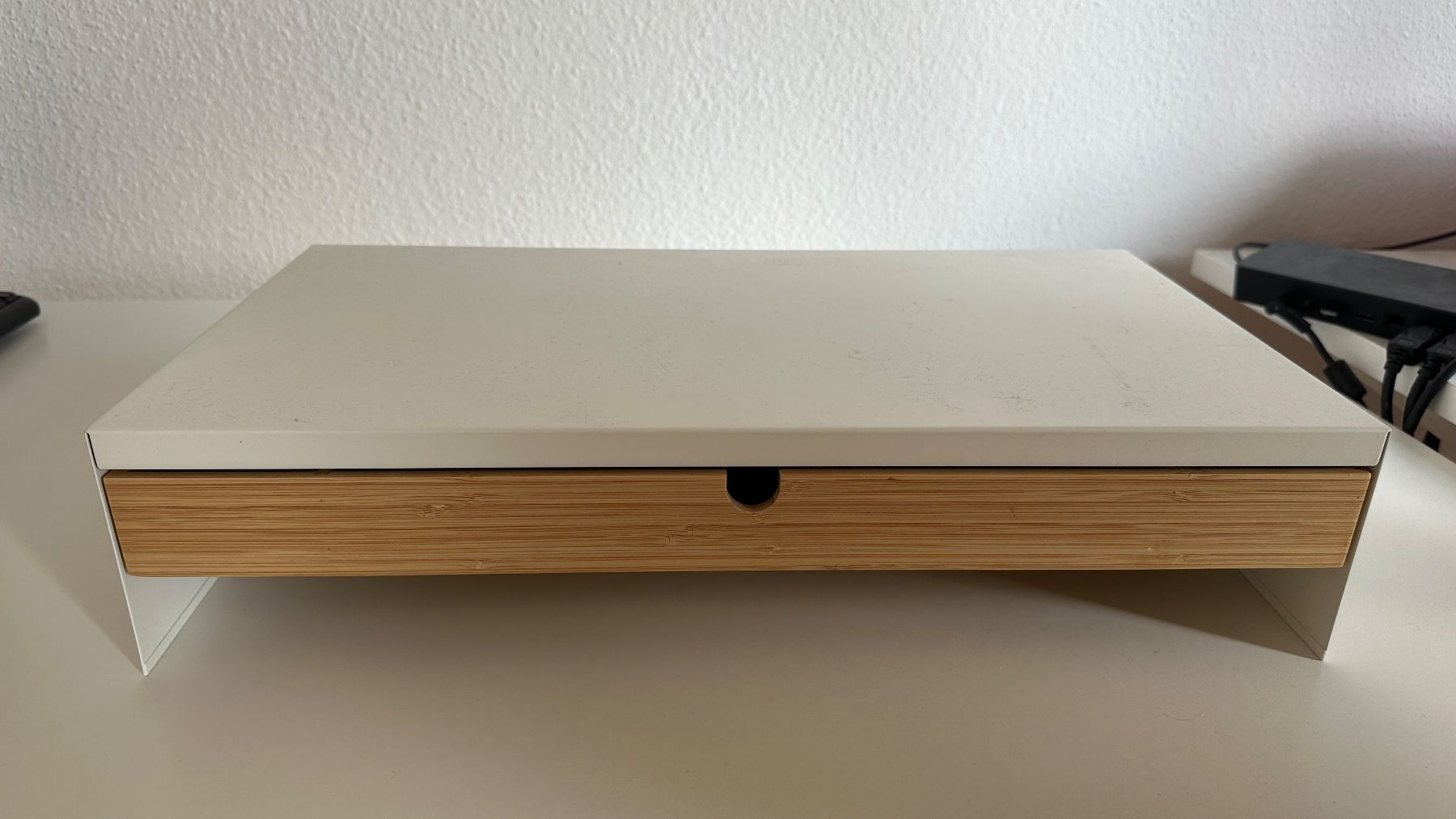 Ikea Cassettiere: Monitorständer mit Schublade – Usato da Thun venduto da yvonne.95