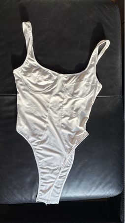 Lightweight white body, M 