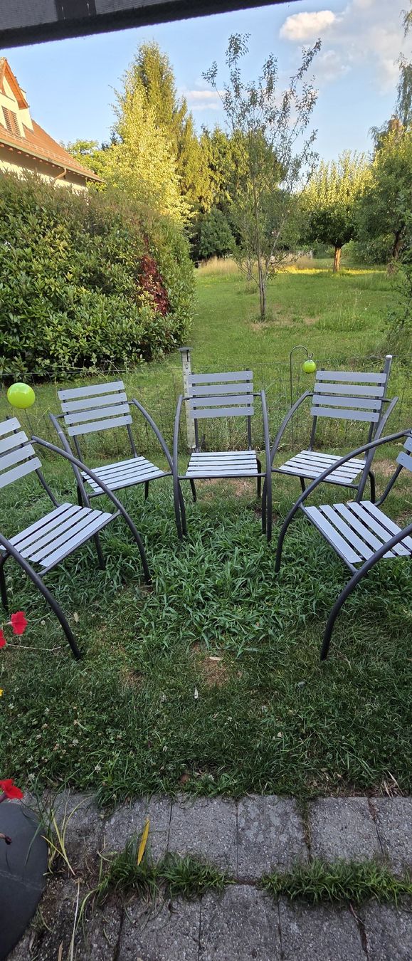 Schaffner Stühle: Gartenstühle Schaffner 5 Stk. grau Aluminium – Gebraucht aus Riedikon von Winter21.