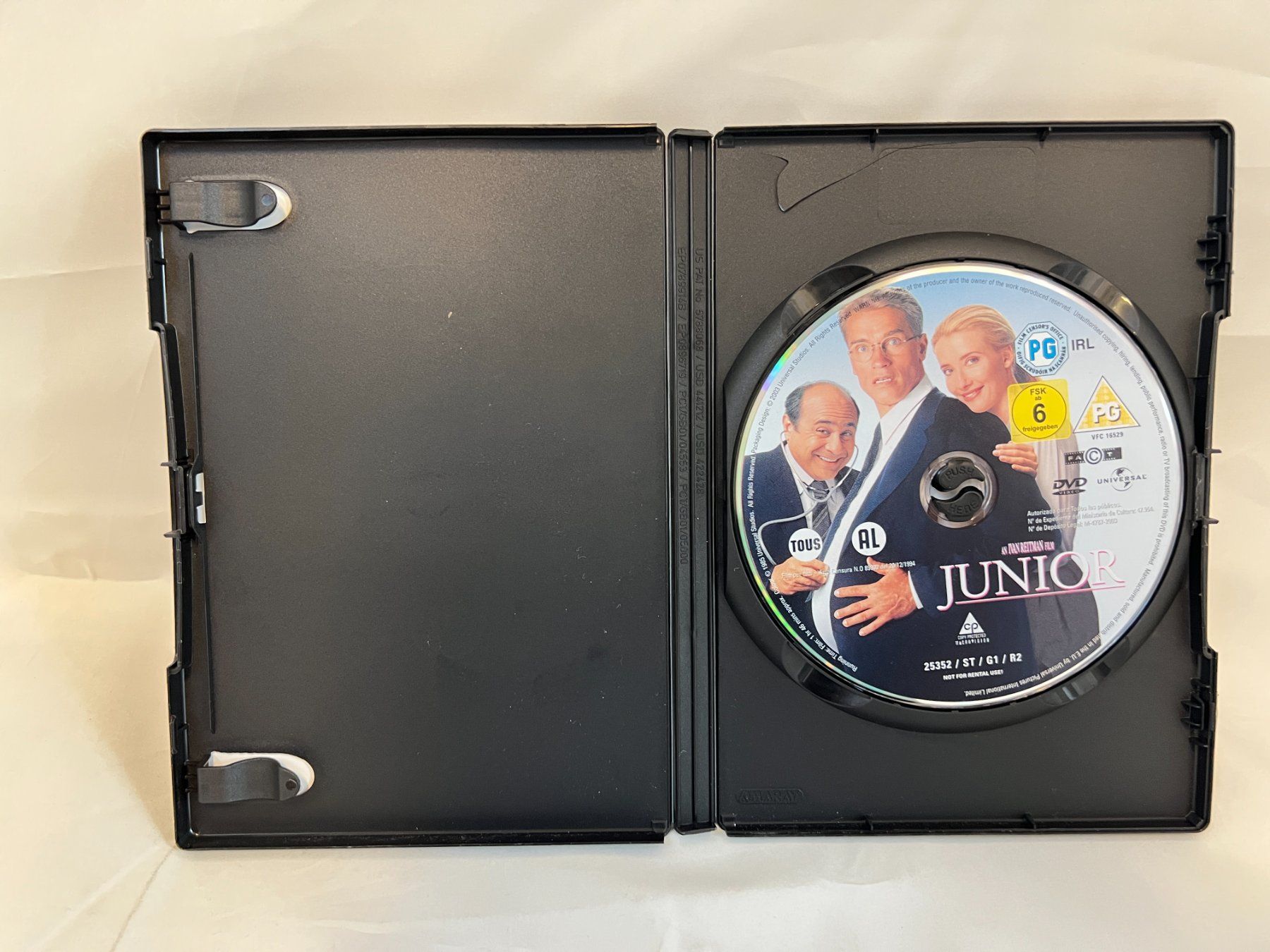 Alle DVDs: DVD Junior mit Arnold Schwarzenegger & DeVito! – Gebraucht aus Zürich von Drahtzug 2