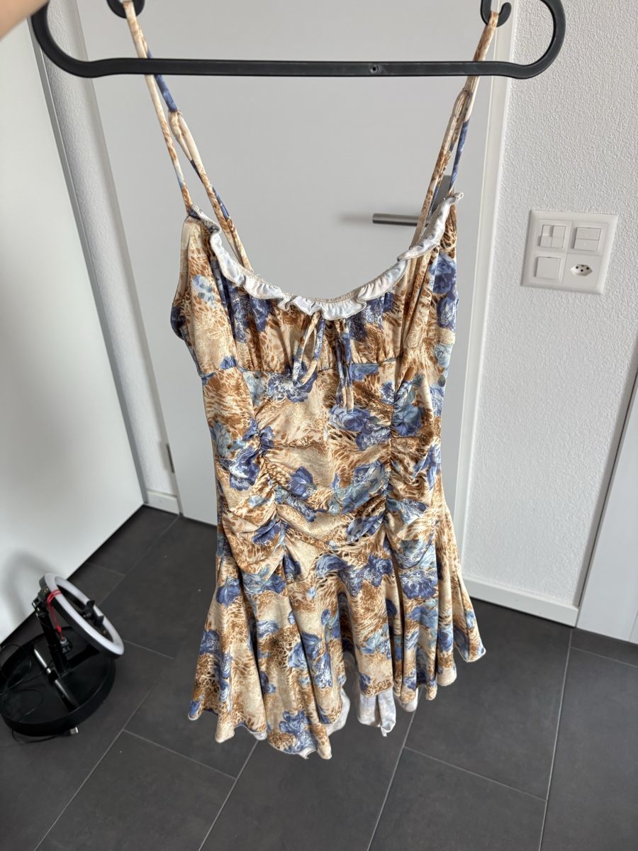 Robes: Sommerkleider – D'occasion à Niederglatt ZH par mel_Lambert
