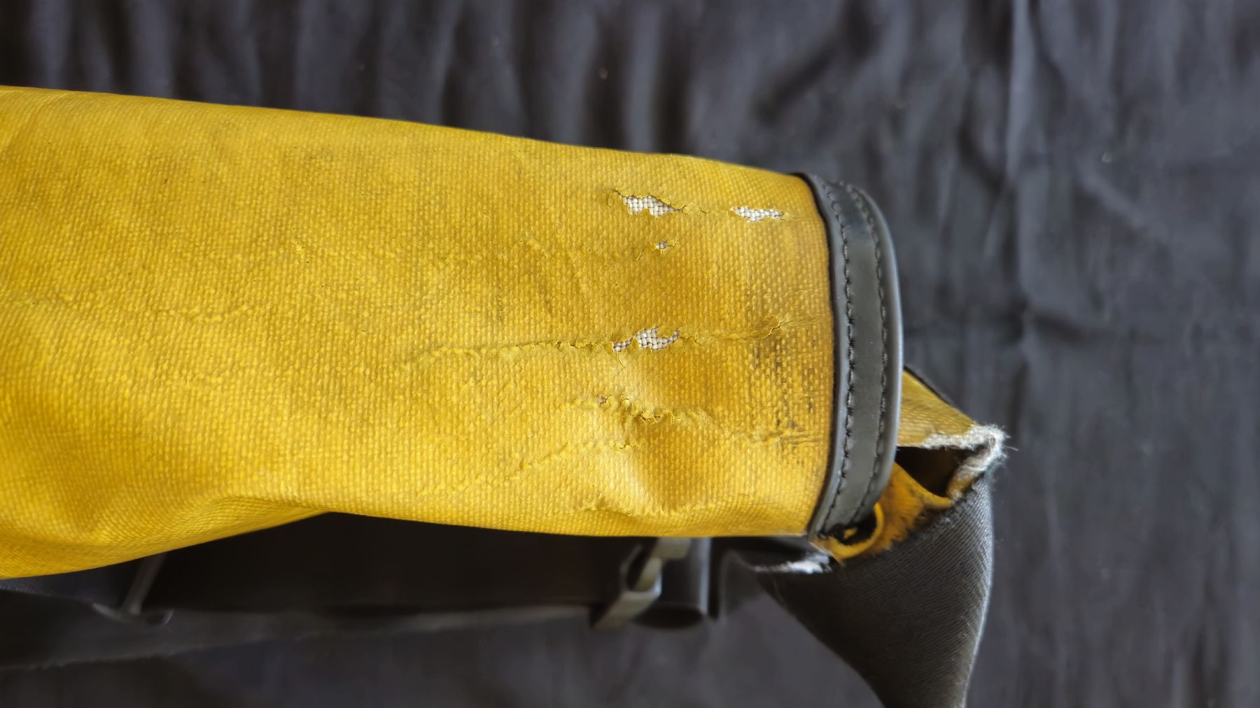 Freitag Taschen: FREITAG Umhängetasche Gelb/Schwarz - – Gebraucht aus Ettingen von samiba 9