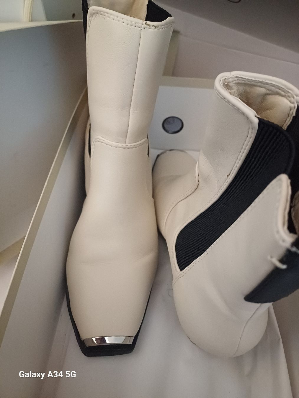 Chaussures femmes: Bottines – Neuf (Voir description) à Palézieux-Village par kika71 1