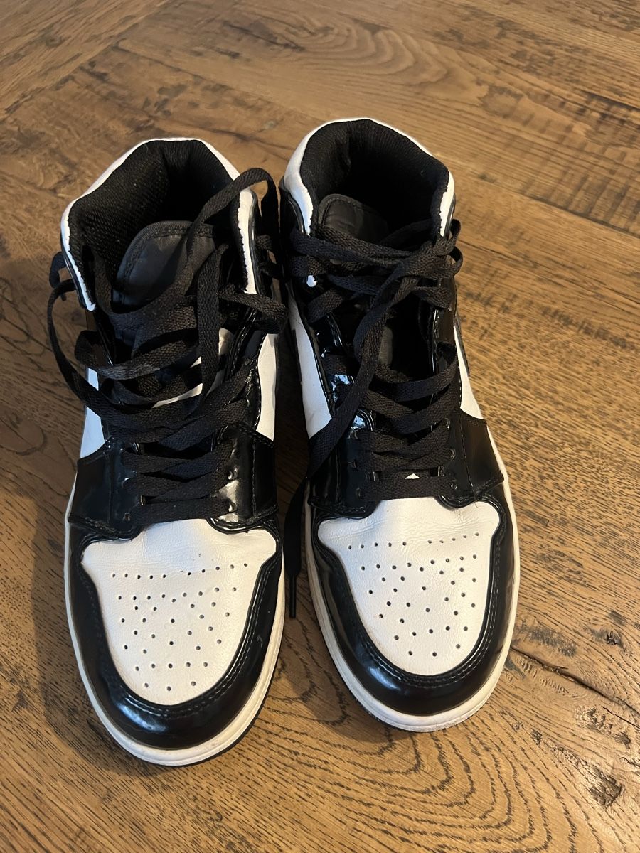 Jordan Herrenschuhe: Air Jordan 1  Retro high balck/white – Neu (gemäss Beschreibung) aus Horgen von Baroseda 8