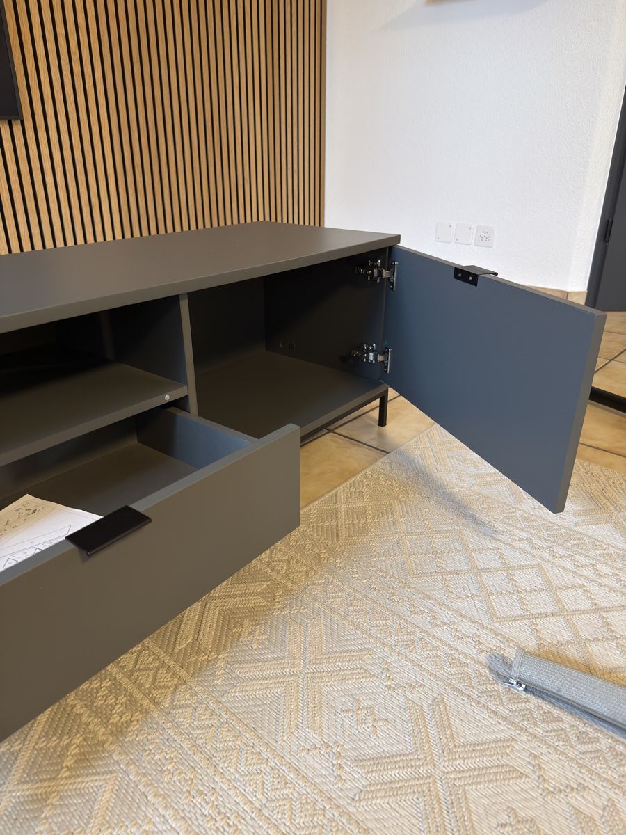Mobili TV: TV Lowboard Grau – Usato da Pfyn venduto da jkphotoarchi 3
