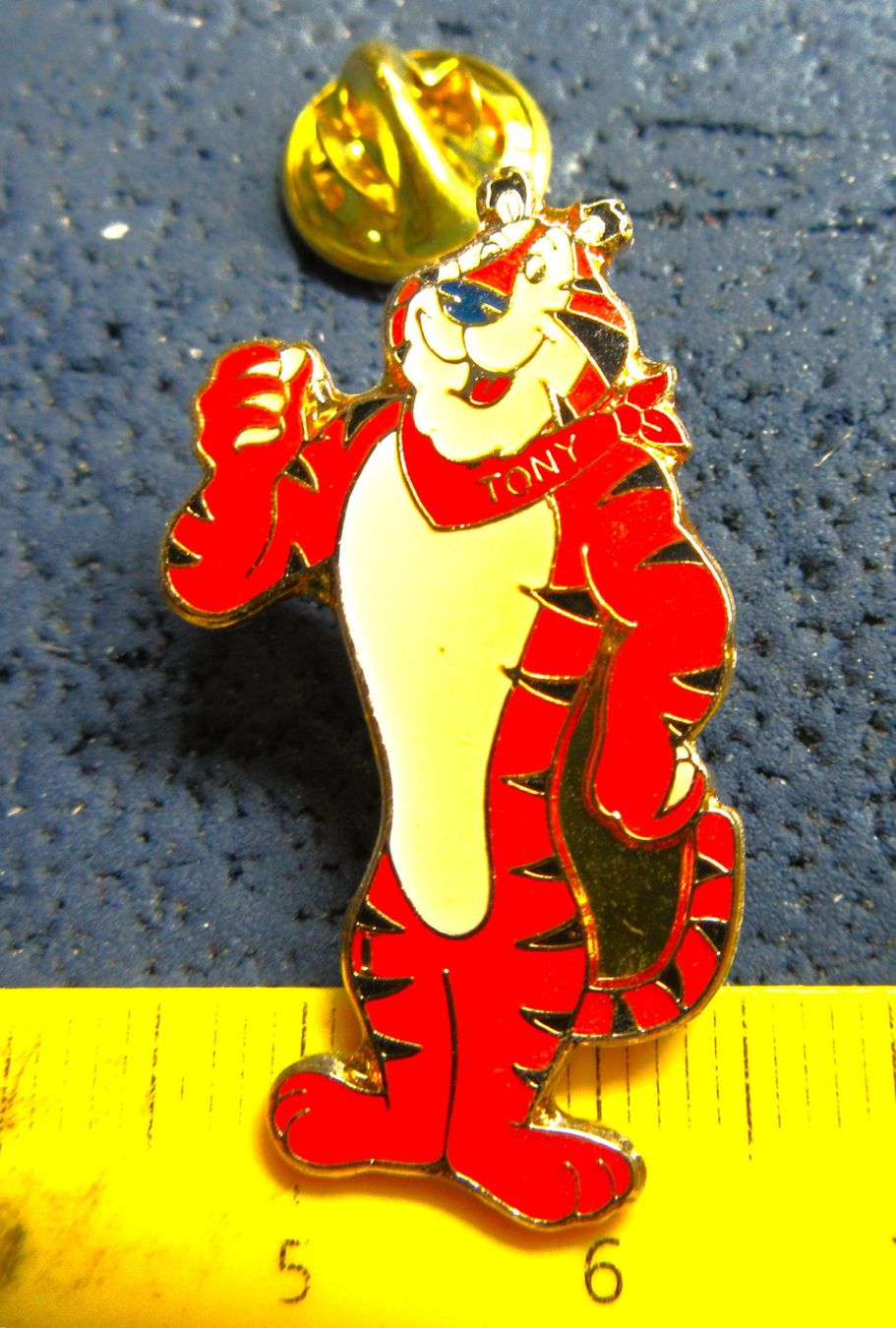 Disney Placchette & Badge: DISNEY TIGER TONY PIN – Usato da Ettingen venduto da Hausi4711