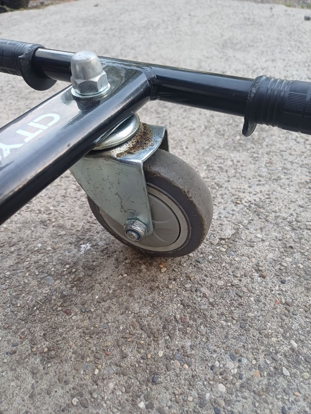 Hoverboard: Hoverboard mit Go-Kart Aufsatz Tarnmuster – Difettoso da Wangenried venduto da Recycler94 8