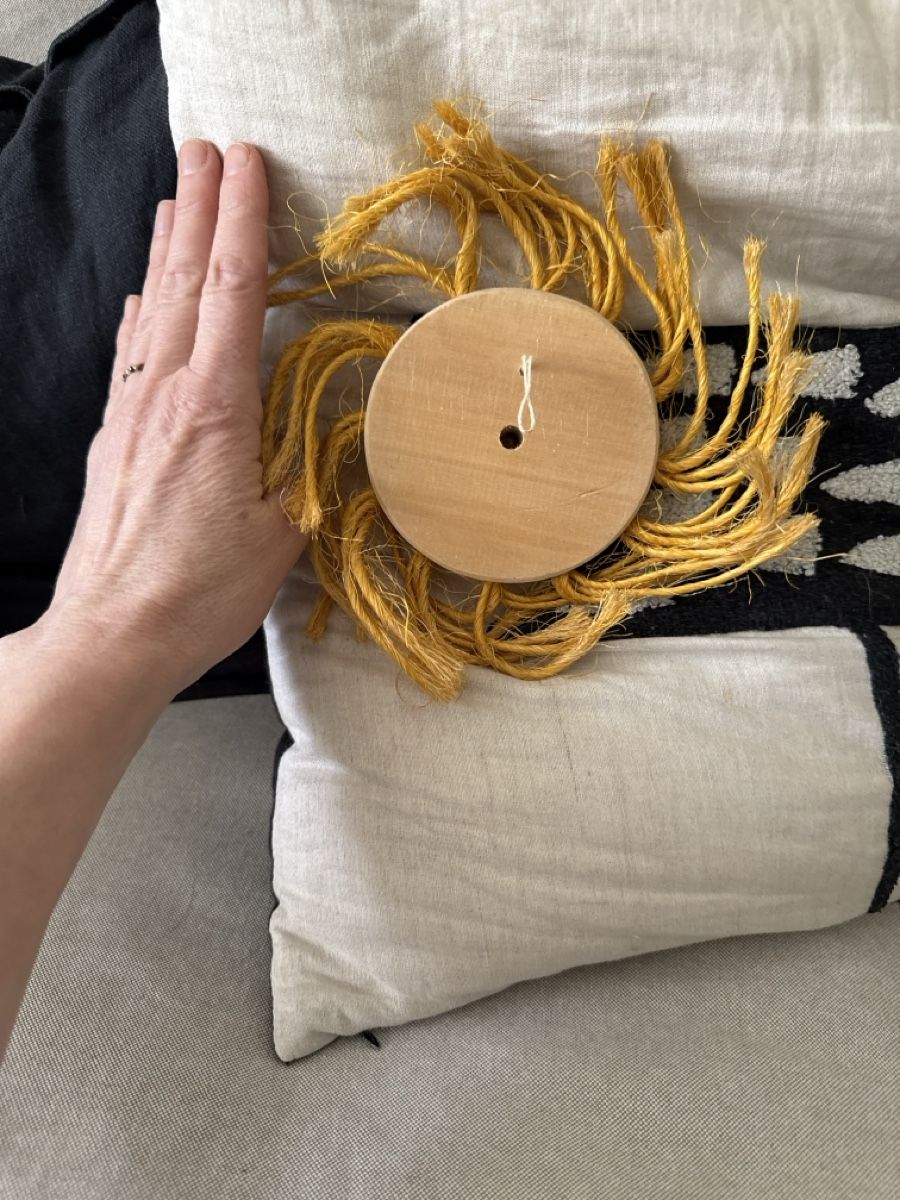 Alle Dekorationen: Süesser Holz-Sonnen Anhänger, Wanddeko, Kinderzimmer Deko – Gebraucht aus Winterthur von san_9m2f 1