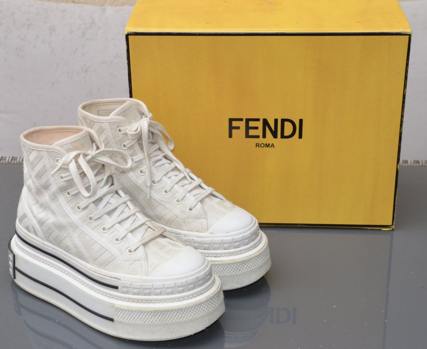 Fendi Damenschuhe: Fendi Sneakers  .37 – Gebraucht aus Collonges von arashee 1