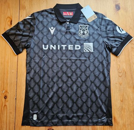 AFC Wrexham Trikot NEU Grösse S Macron UK England Wales