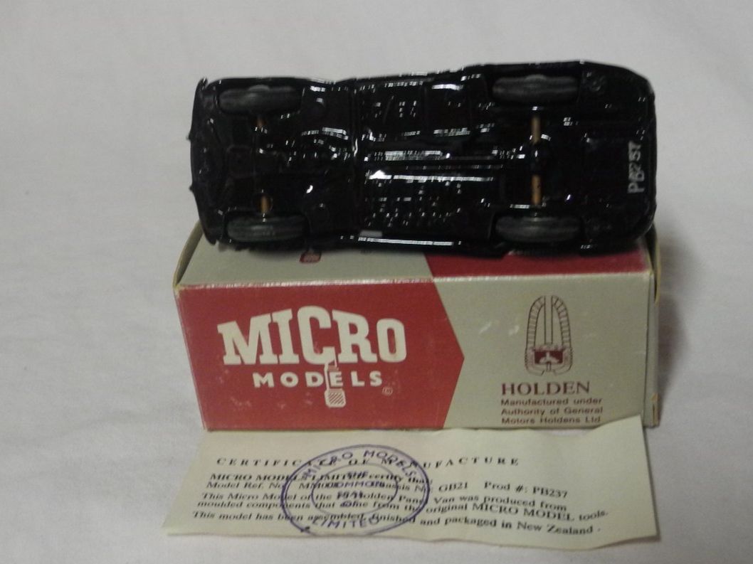 Holden Voitures modèles: MICRO MODELS  MM008 F J HOLDEN PANEL VAN NZ TRAFFIC DEPT – Neuf avec emballage d'origine à Gurtnellen par  4