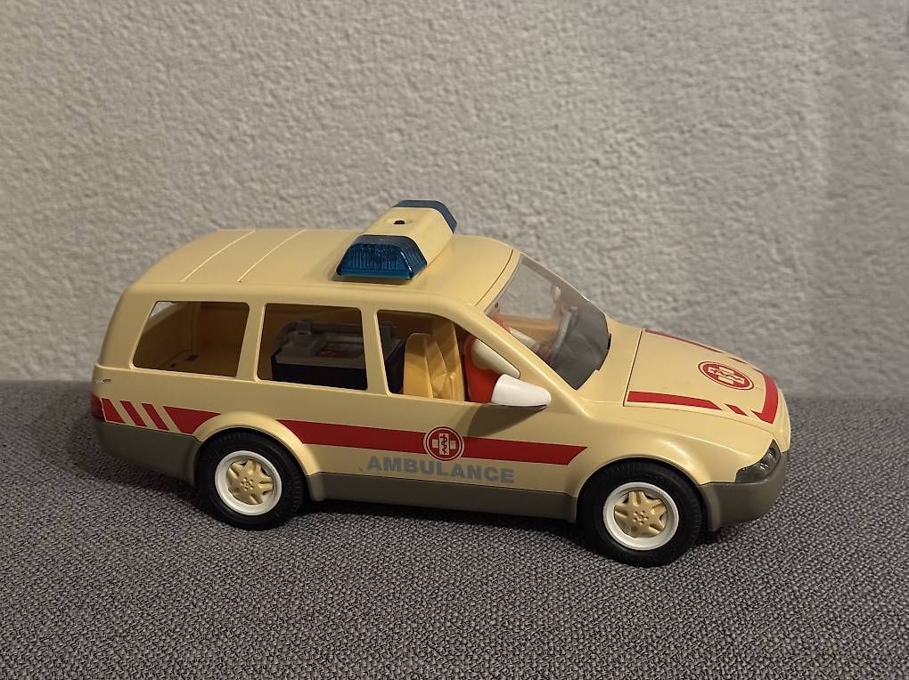 Giocattoli: Playmobil Notarztauto – Usato da Sarnen venduto da Sejosa15 2