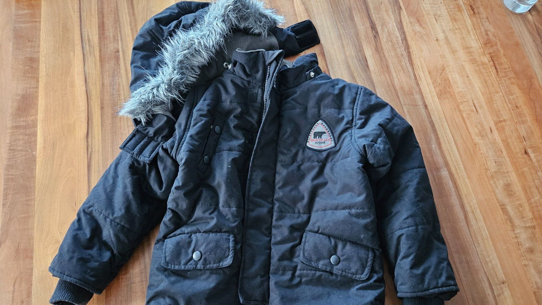 Vestes & Manteaux: Knabenjacke mit Kapuze – D'occasion à Sachseln par Cadfael1 1