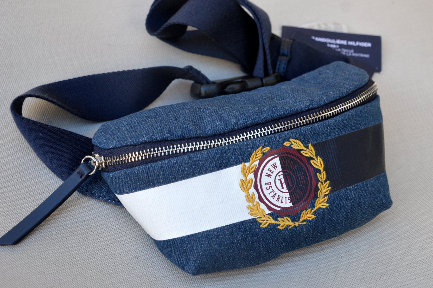 Tommy Hilfiger Borse: Tommy Hilfiger Tasche  Banane sac – Nuovo (secondo la descrizione) da Collonges venduto da arashee 1