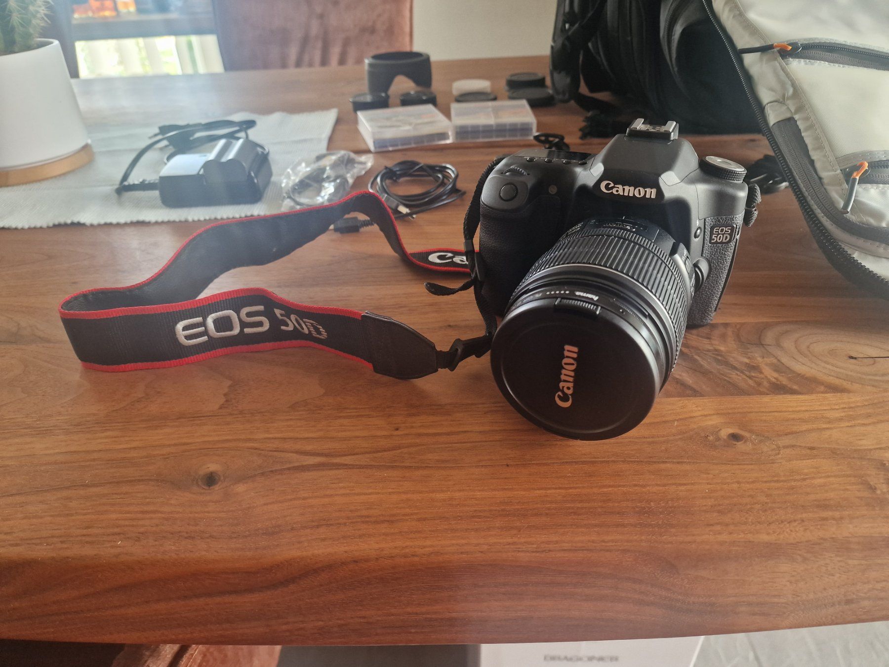 Canon Kamera: Digitalfotokamera Canon EOS 50D, 2 Objekte, Rucksack – Gebraucht aus Boningen von melija3