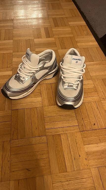 Chaussures femmes: Chanel Runner – D'occasion à Stettlen par als_7wwm 1