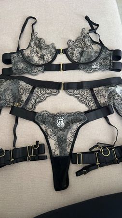 Schwarzes Dessous-Set mit Spitze, Grösse L-NEU!