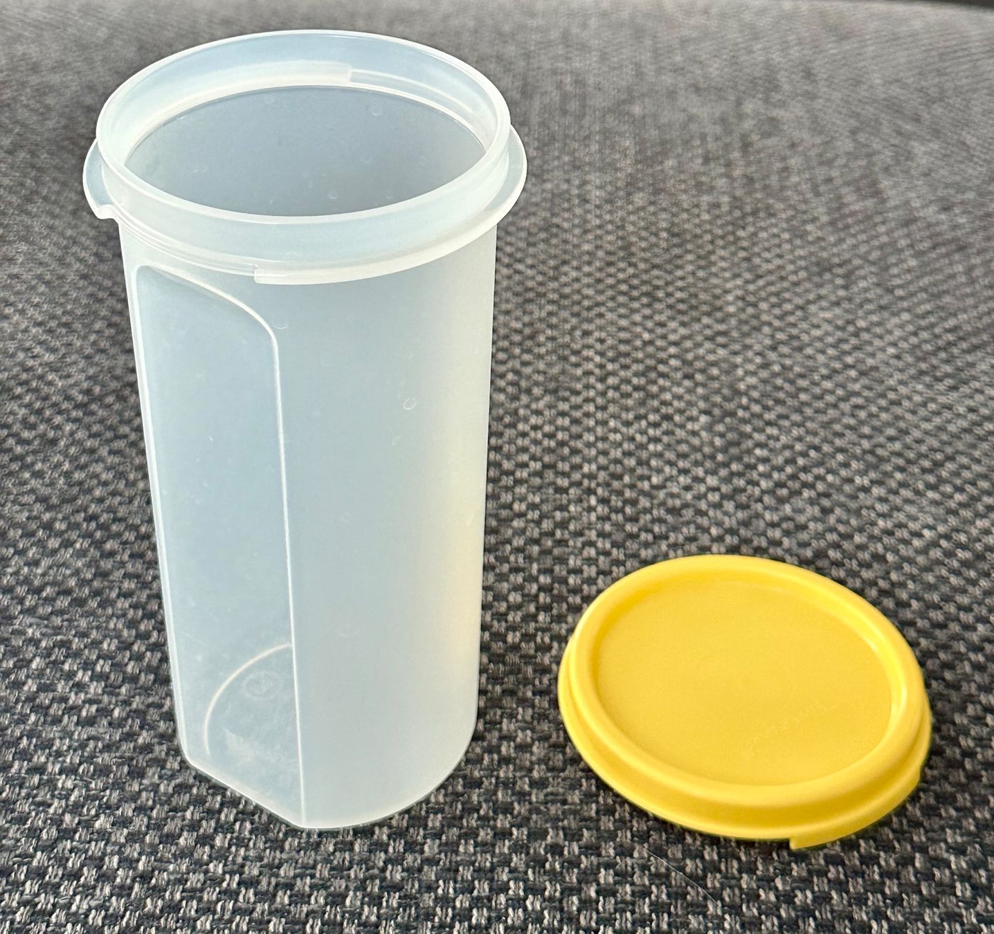 Tupperware Contenitori & Simili: Tupperware Eidgenosse Vorratsbehälter, rund, Inhalt: 650 ml – Nuovo (secondo la descrizione) da Wallbach venduto da paxnic 3