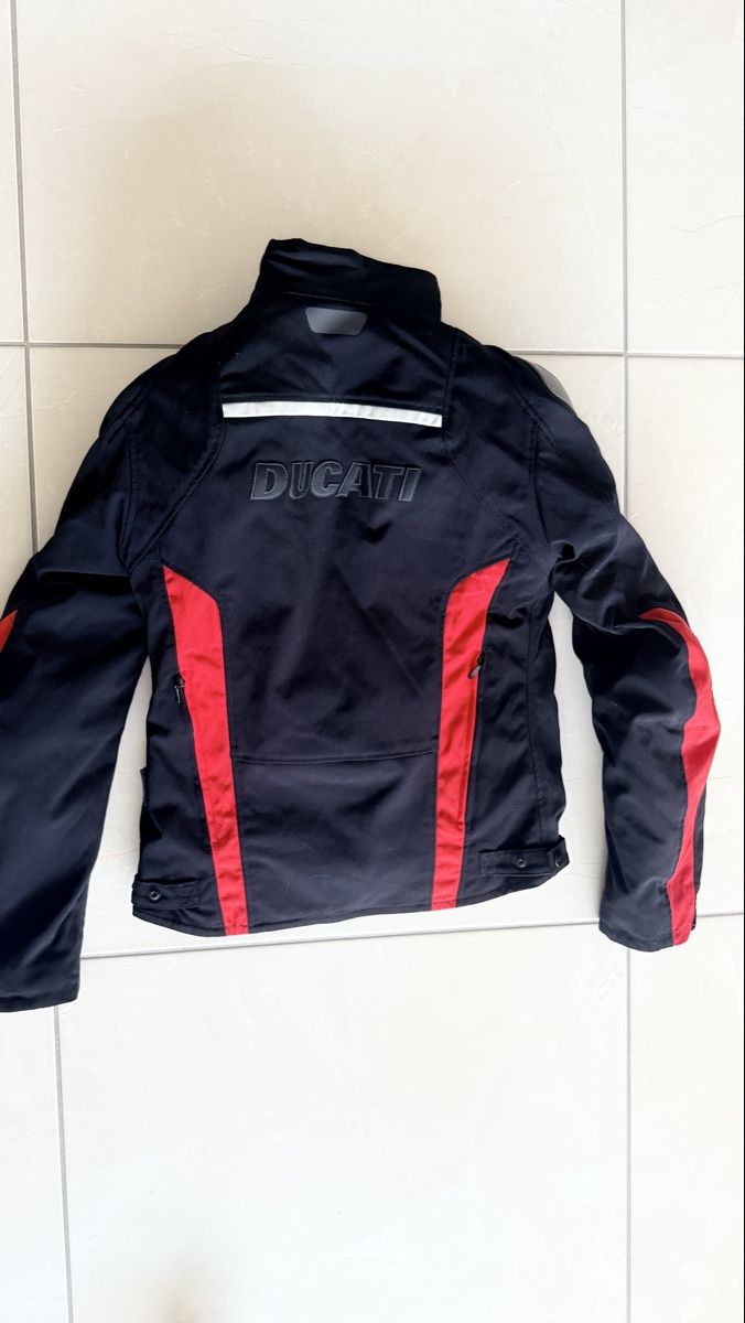 Giacche: Motorradjacke Damen Ducati Gr. 38 – Usato da Weesen venduto da Franziblitz 1