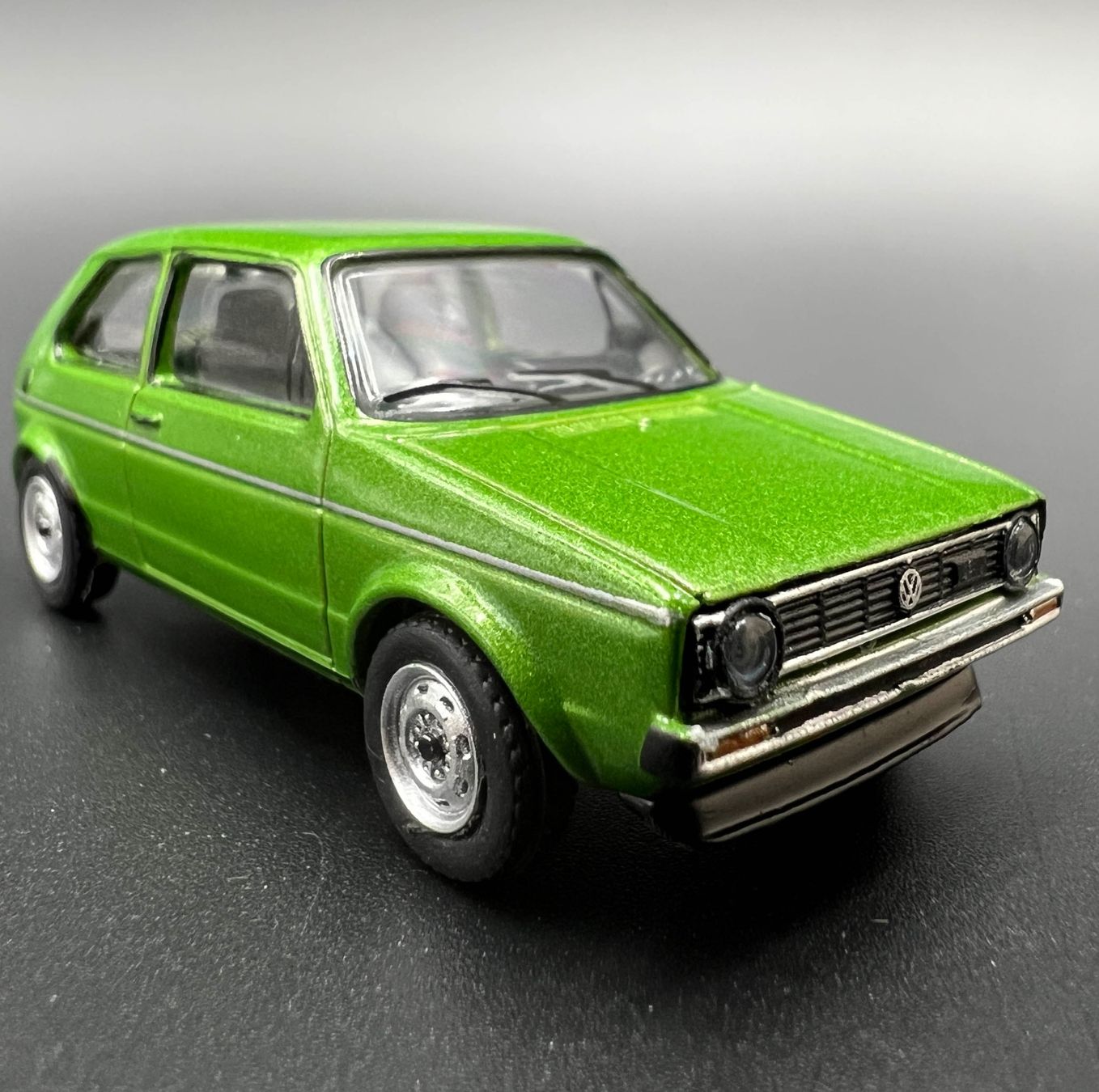 Volkswagen Modellini d'auto: VW Golf 1:64 neu OVP – Nuovo e nell'imballaggio originale da Häusernmoos venduto da adlerfedern 3