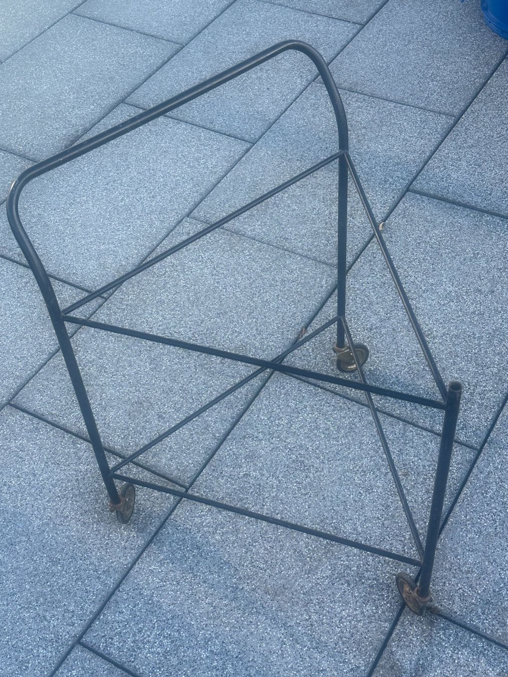 Carrelli di servizio: Teewagen original mid-century – Usato da Basel venduto da urst2005 2