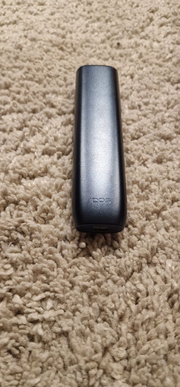 Iqos Altri Prodotti per fumatori: IQOS ILUMA Holder Modell M0033  – Usato da Roggliswil venduto da Bluro90