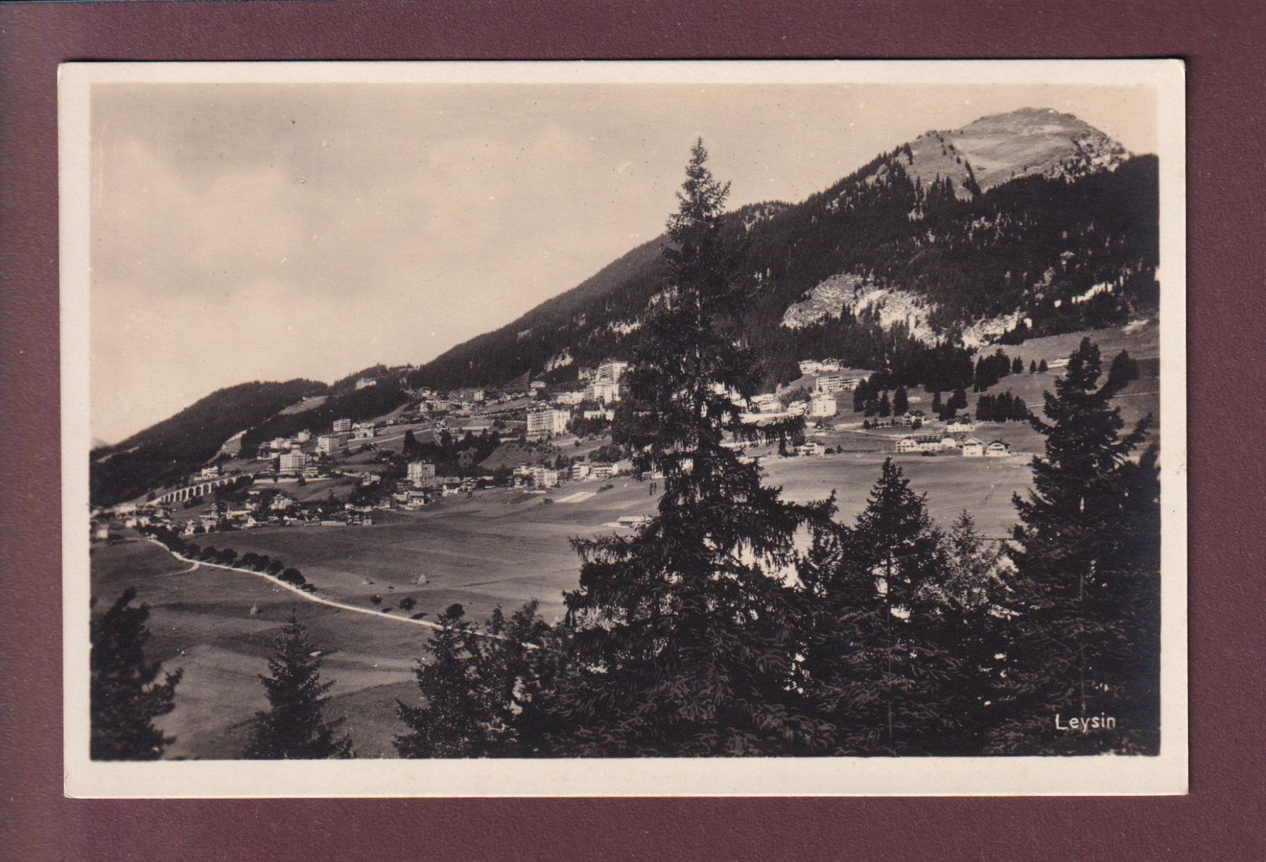 Cartoline postali: LEYSIN - Vue générale – Usato da Pully venduto da nicecards