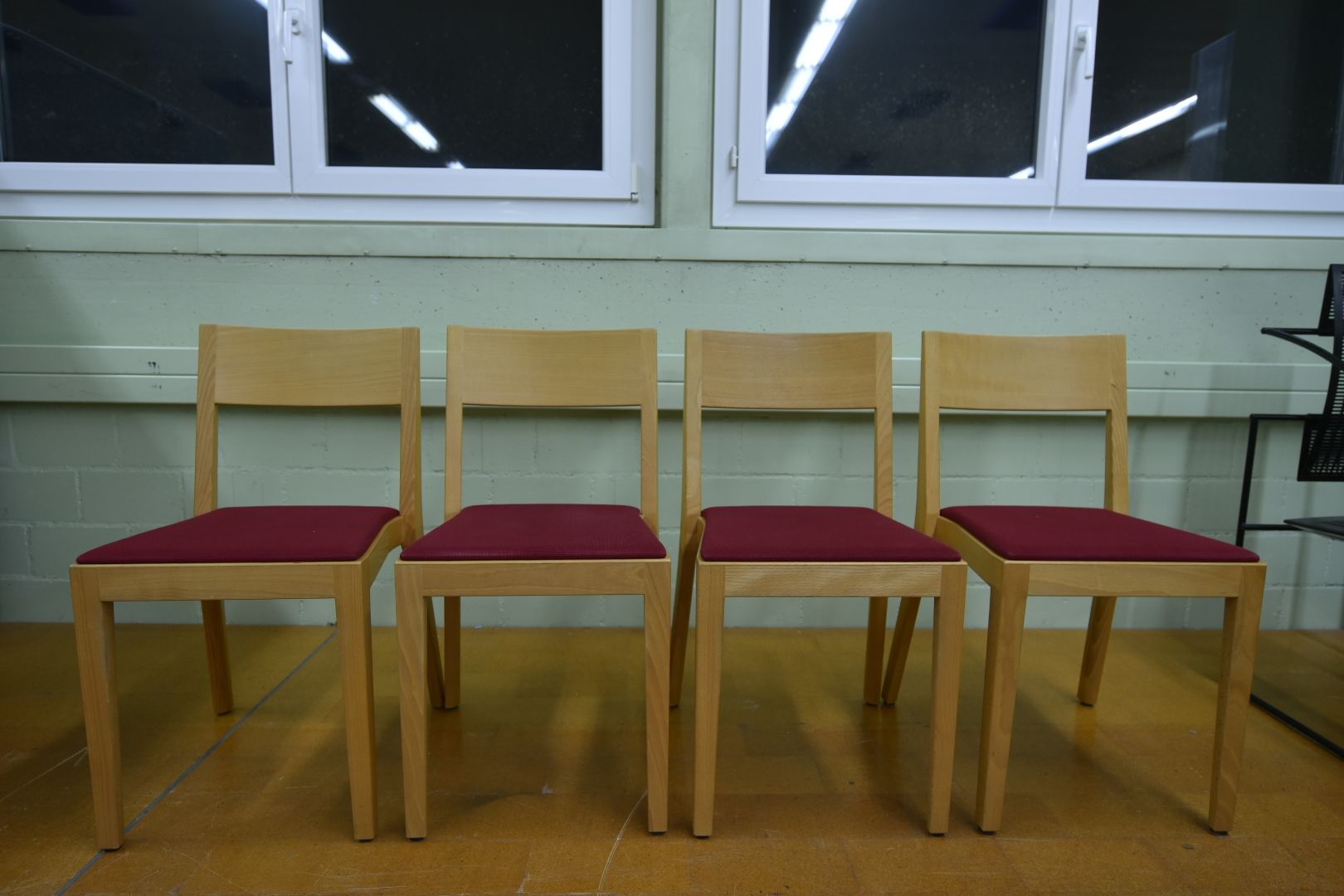 Horgen Glarus Sedie: Designer Stühle Horgenglarus Modell Miro gepolstert – Usato da Lichtensteig venduto da Polsterwerk 4
