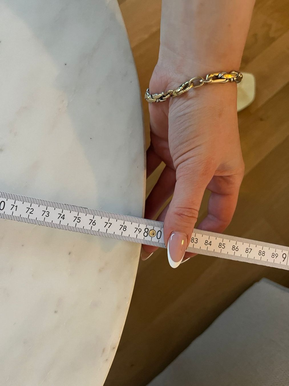 Tavoli: Marmor Couchtisch weiss 80cm – Nuovo (secondo la descrizione) da Kuenten venduto da Ckohler1 2