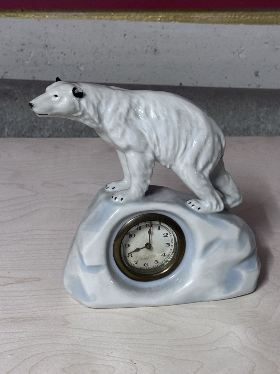 Statuette: Keramikfigur Eisbär mit Uhr antike Zustand – Usato da Winterthur venduto da Zahir02