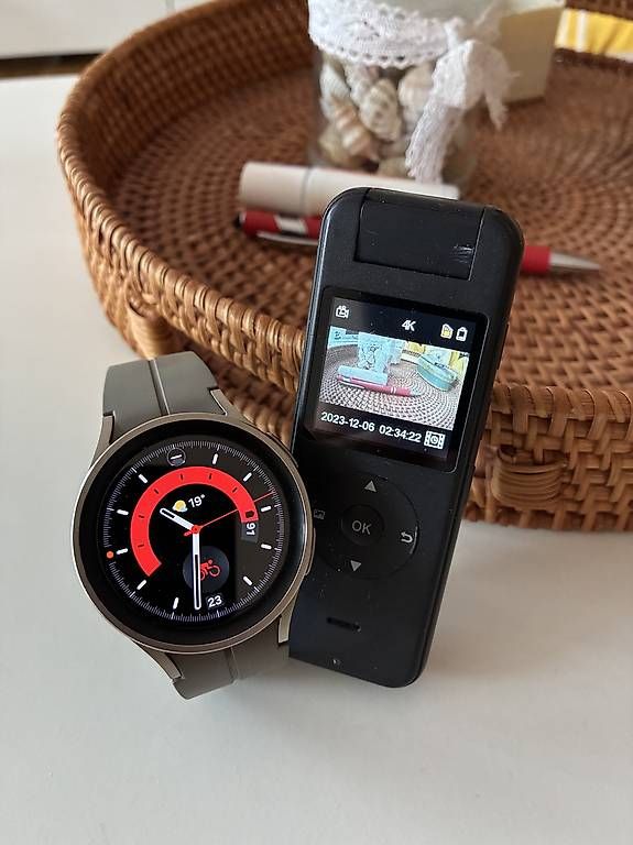 Uhren: Galaxus watch 5 pro +mini cam 4k – Gebraucht aus Lugano von pic_pnt5