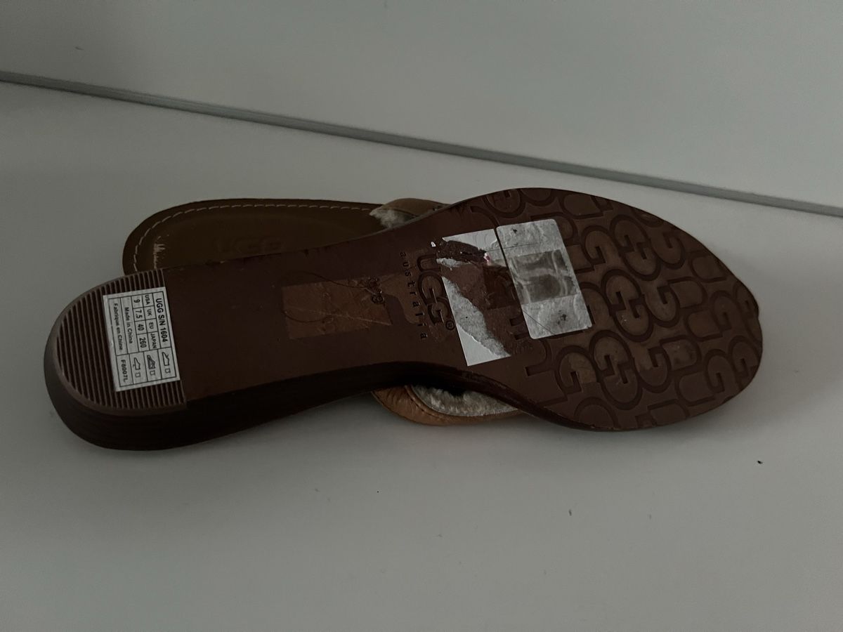 Ugg Scarpe da donna: Ugg Flip Flop Leder Neu Gr.40 – Nuovo (secondo la descrizione) da zürich venduto da kira.jj 5