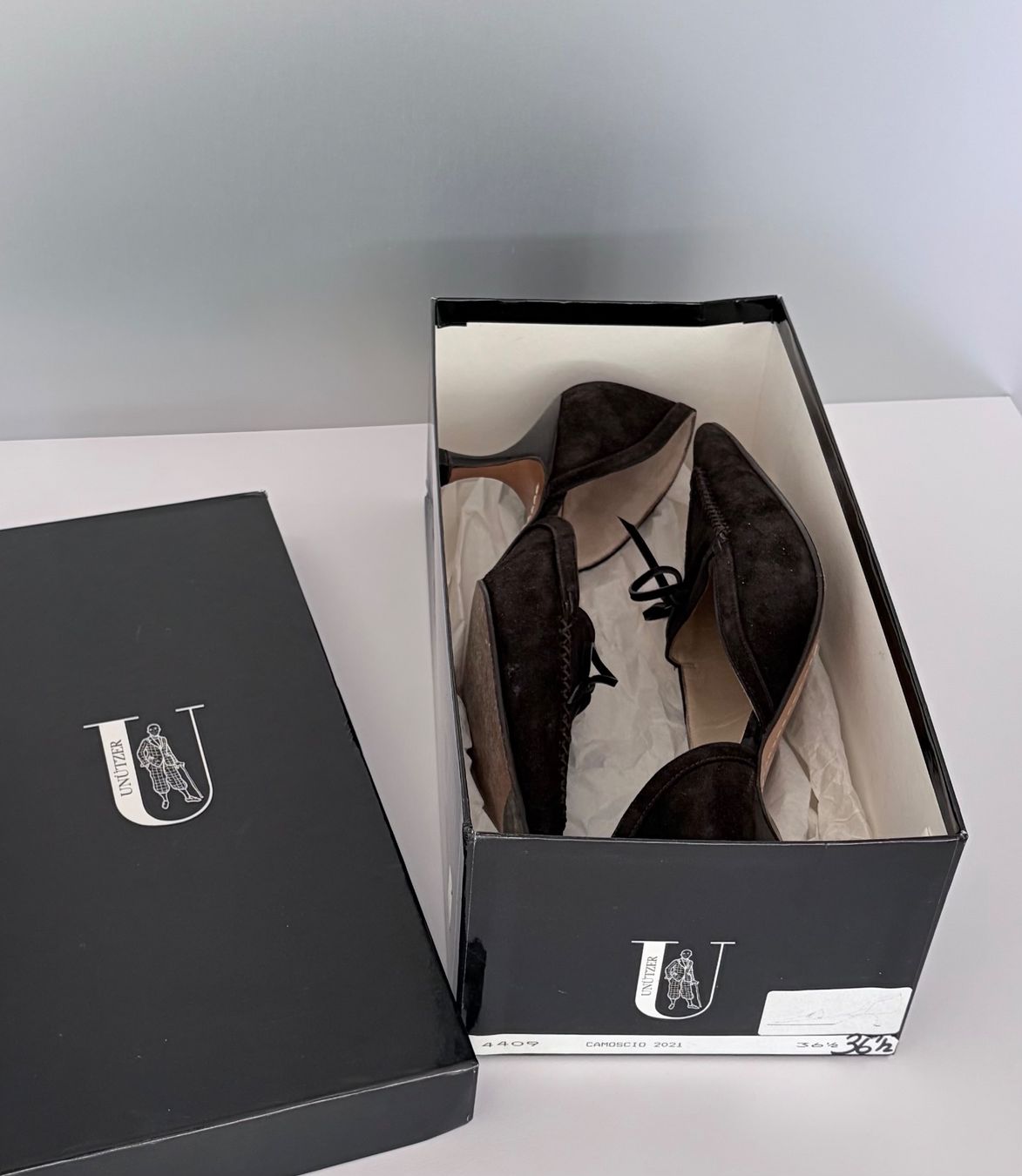 Scarpe da donna: Unützer brauner Wildlederpump, Grösse 36 ½ – Usato da Bottmingen venduto da bit_q8b2 6