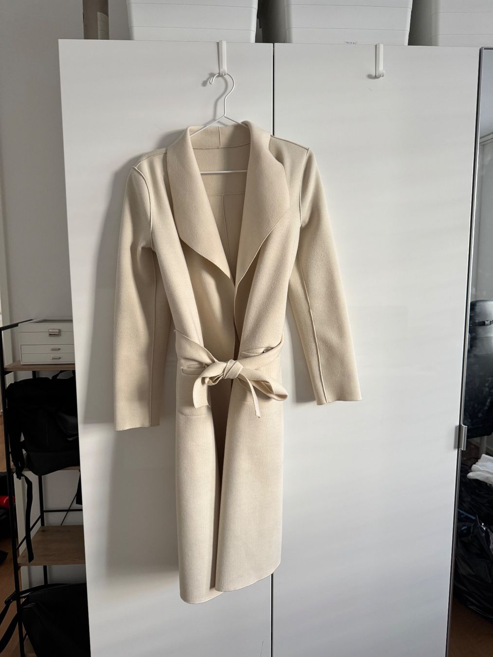 Cappotti: Damen Strickmantel beige mit Bindegürtel gebraucht – Usato da Emmen venduto da sin_9c9b 1