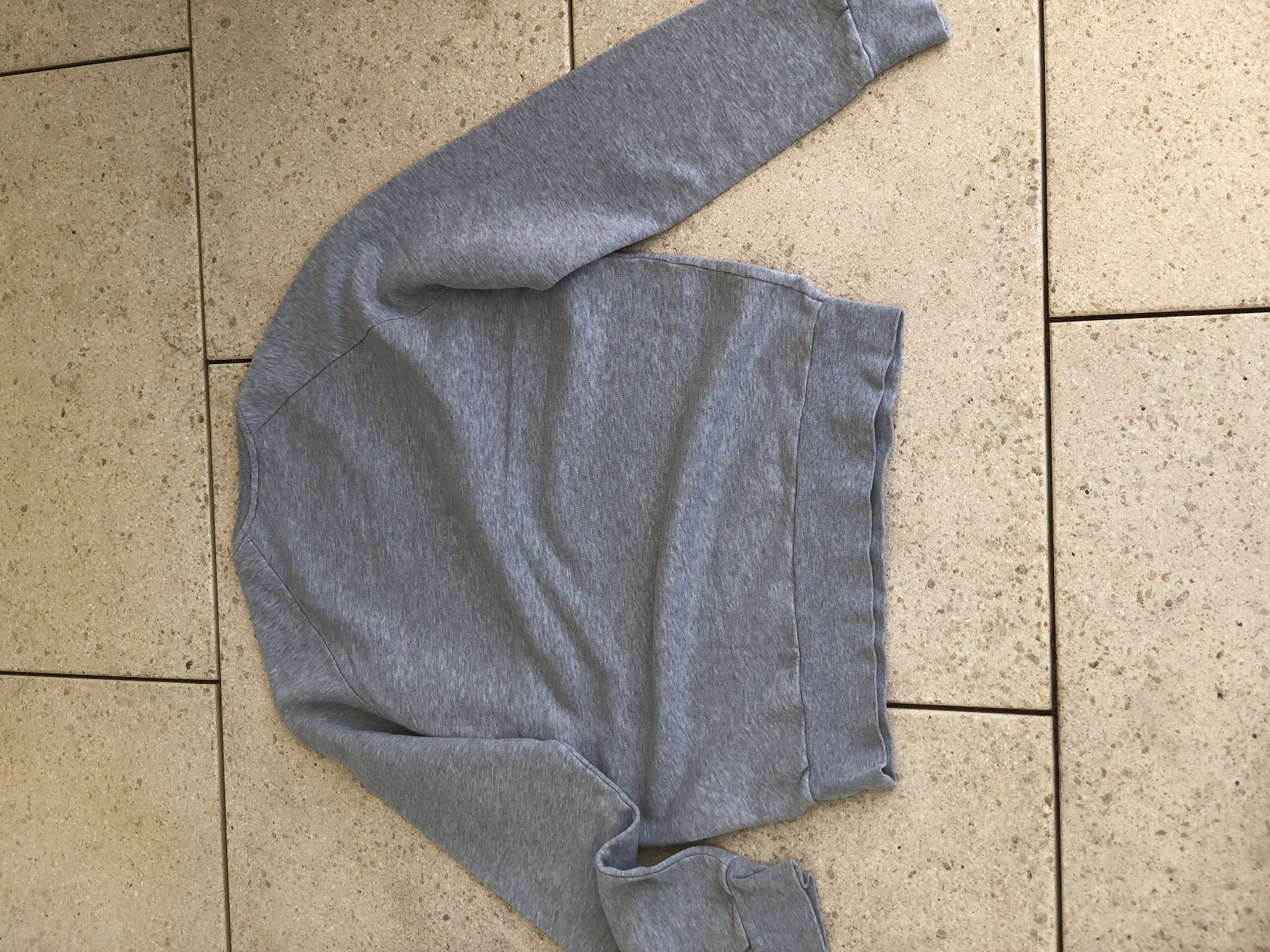 Peak Performance Maglioni & Felpe: Grey Peak Performance crew neck raglan sweater – Usato da Lausanne venduto da jul_jpm7 3