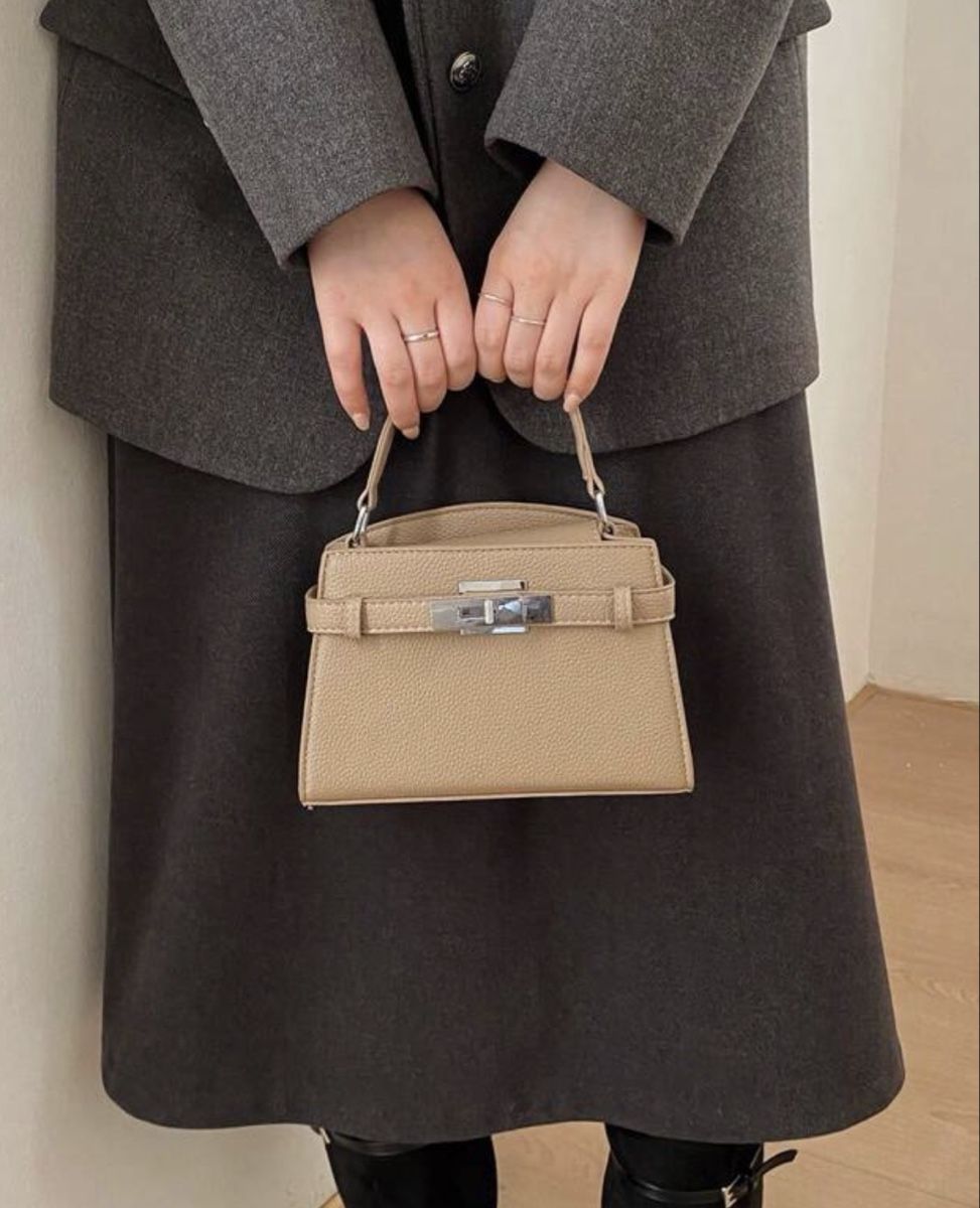 Borse da donna: Sac à bandoulière  – Nuovo (secondo la descrizione) da Châtel-St-Denis venduto da Montclair_Swiss 7