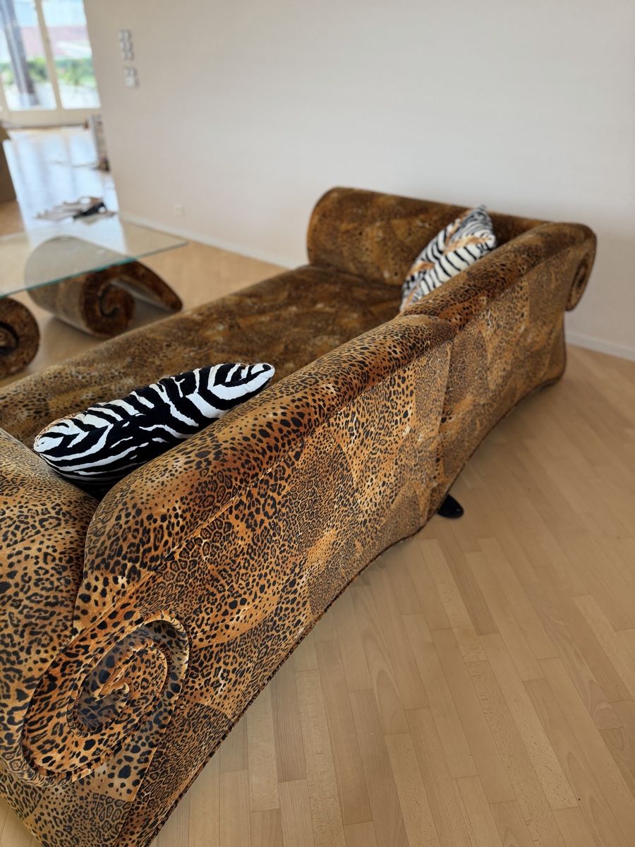 Sofas: Bretz Mammut Wildcat Leopard Sofa mit Glastisch – Gebraucht aus Düdingen von It-scale 8