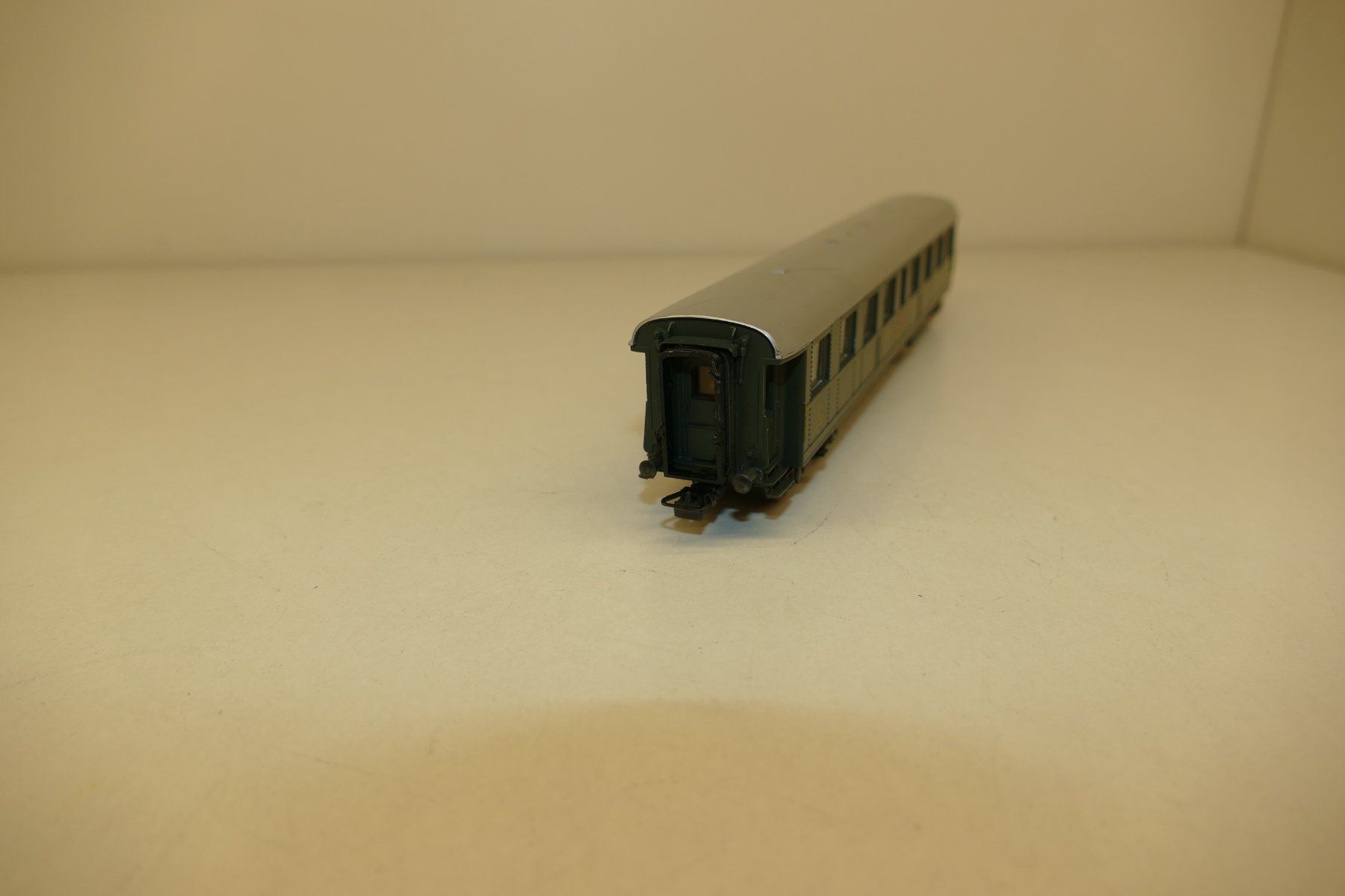 Lima Modellini di ferrovie: Lima H0: SBB 2.Kl. Personenwagen Typ B – Usato da Niederhasli venduto da Flash32 3