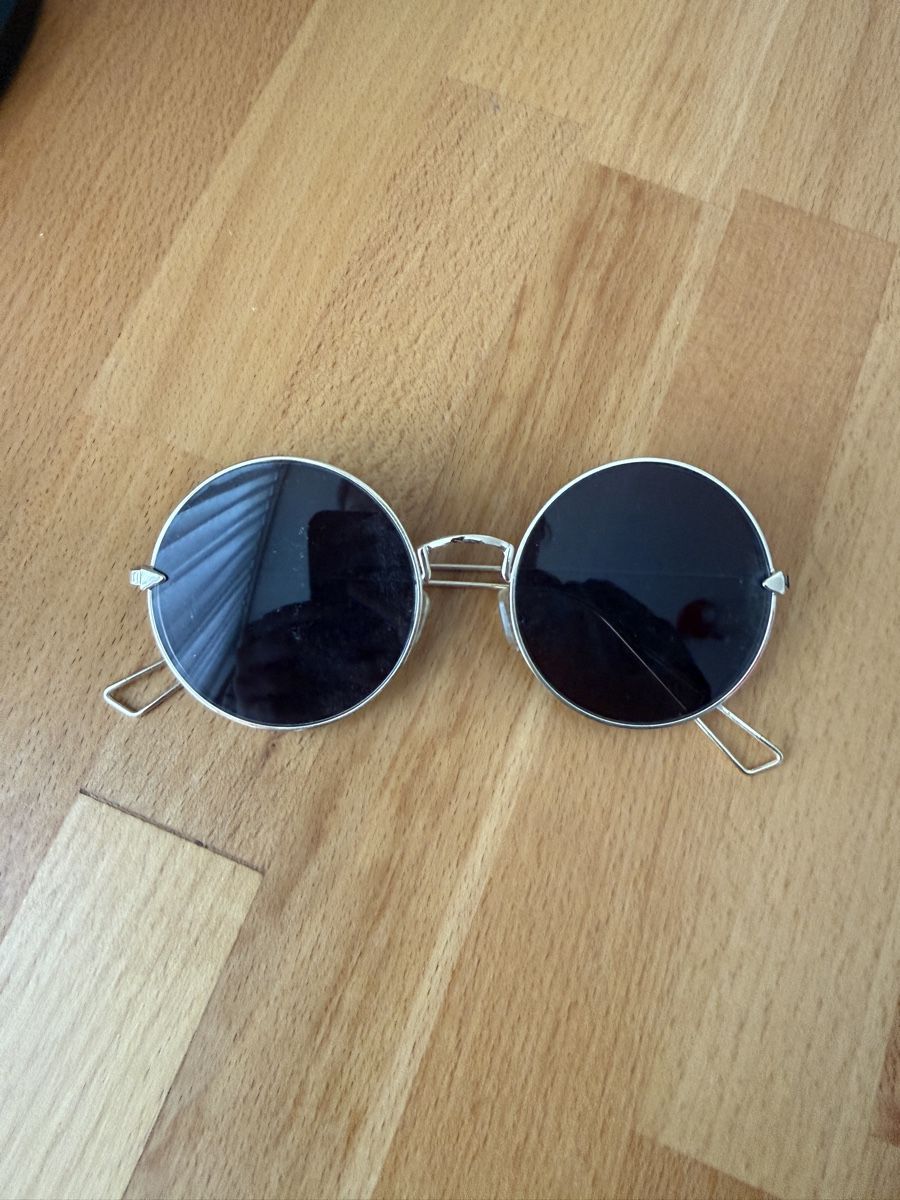 Brillen & Gläser: Round Retro Sunglasses – Gebraucht aus Zürich von Eb_