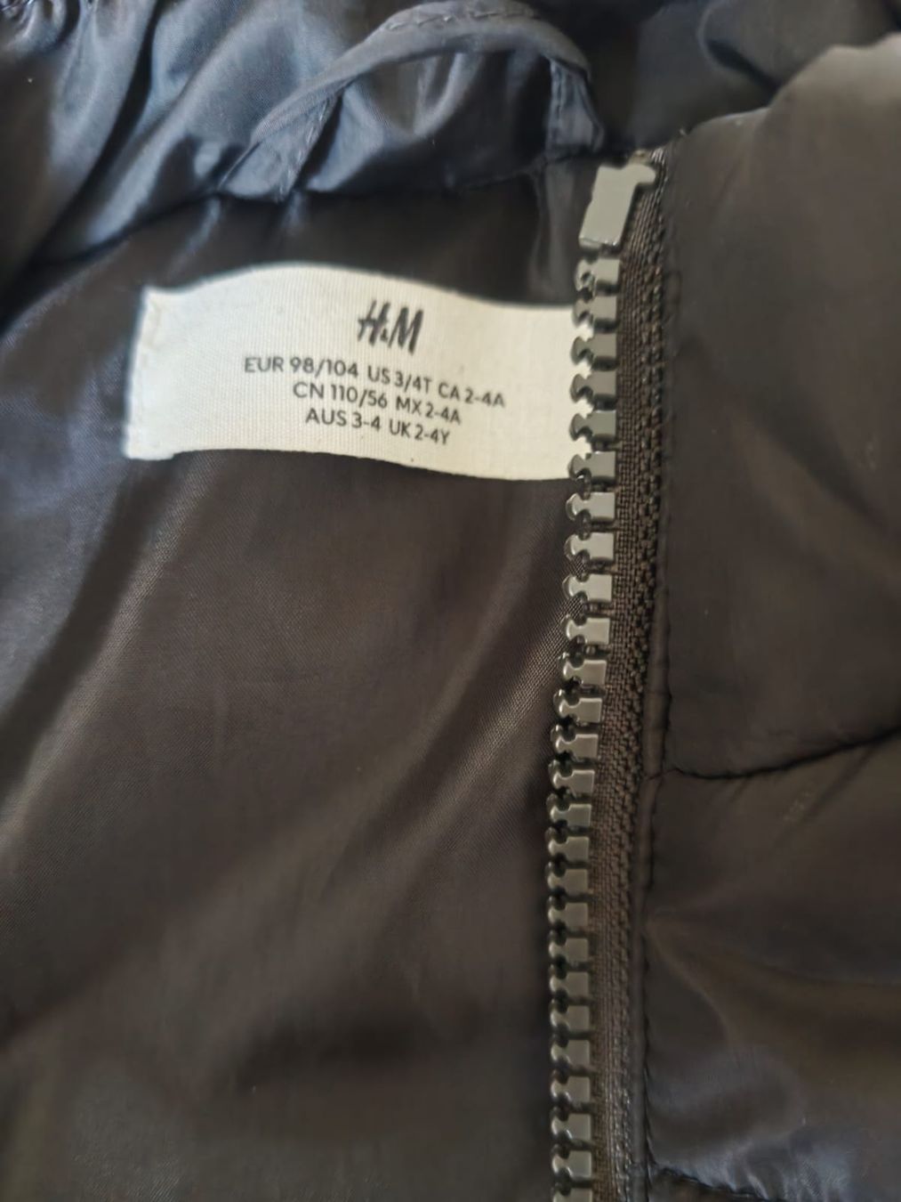 H&M Sonstige Jungenkleidung: H&M Kinder veste gr. 98/104 – Gebraucht aus Murten von pla_j9qh 1