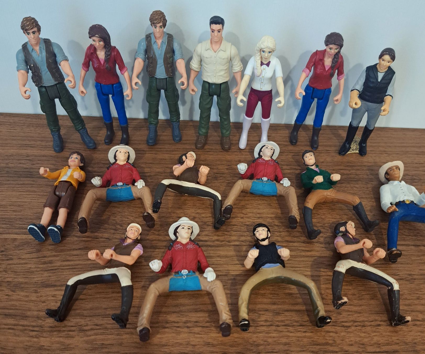 Schleich Giocattoli: 17 Schleich Figuren Menschen Reiter Pferd – Usato da bazenheid venduto da salerno007 3