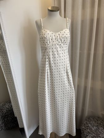 Sommerliches Pünktli-Kleid, Grösse M, ideal für den Sommer!