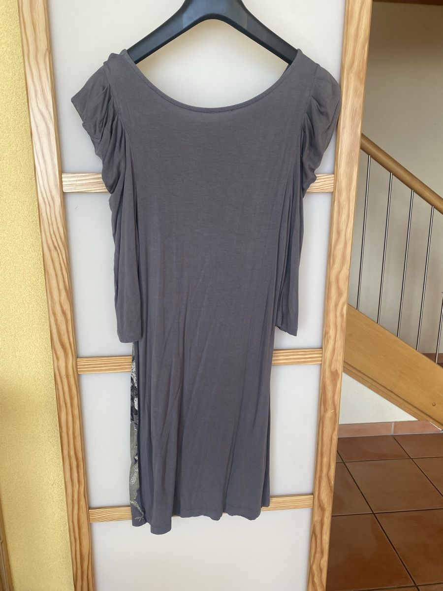 Robes: Magnifique robe S – Neuf (Voir description) à Belmont-sur-Lausanne par chu_vxf5 1